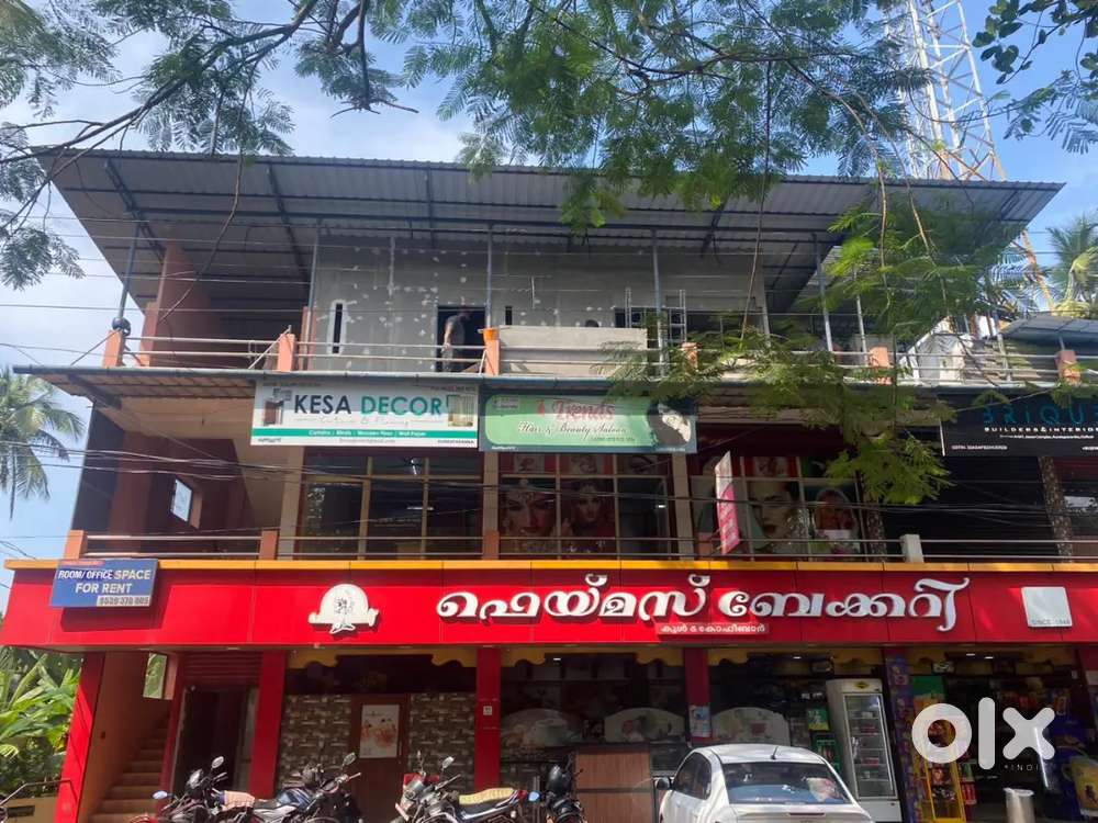 Office/shop space for rent in 1st floor