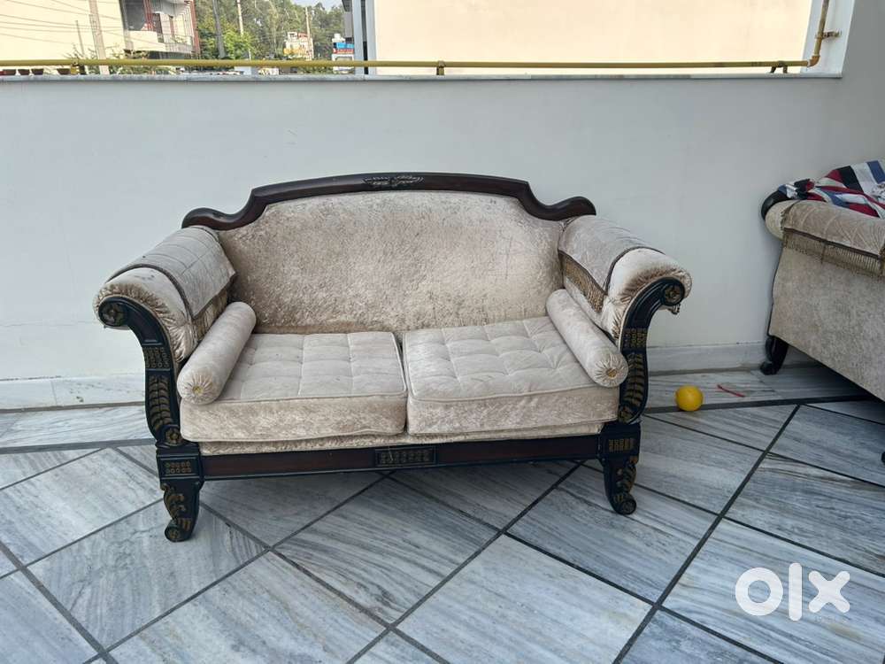 7 seater sofa set with glass table