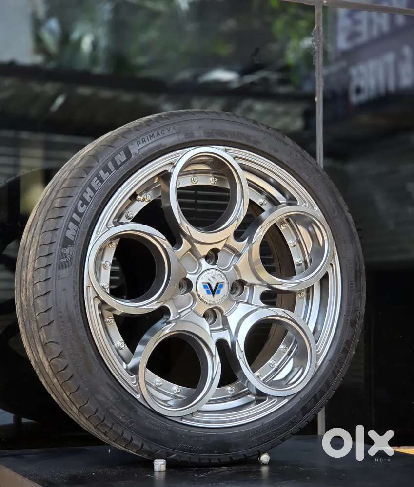 17 Inch 4 Hole 100 Pcd 7.5J 4  Used Alloys &205/45/17 4 Michelin Tyers