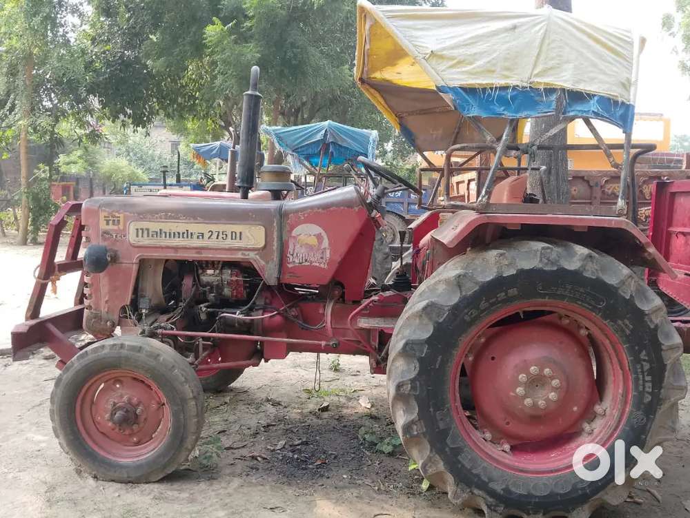 MAHINDRA 275 DI TRACTOR WITH TROLLEY