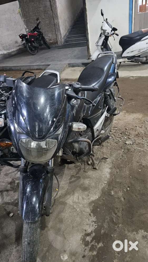 Pulsar 150