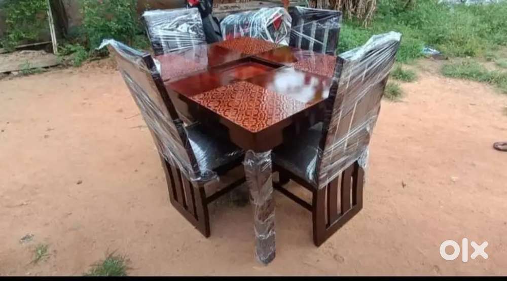 New 4 seater Dining table at wholesale price COD

AVAILABLE