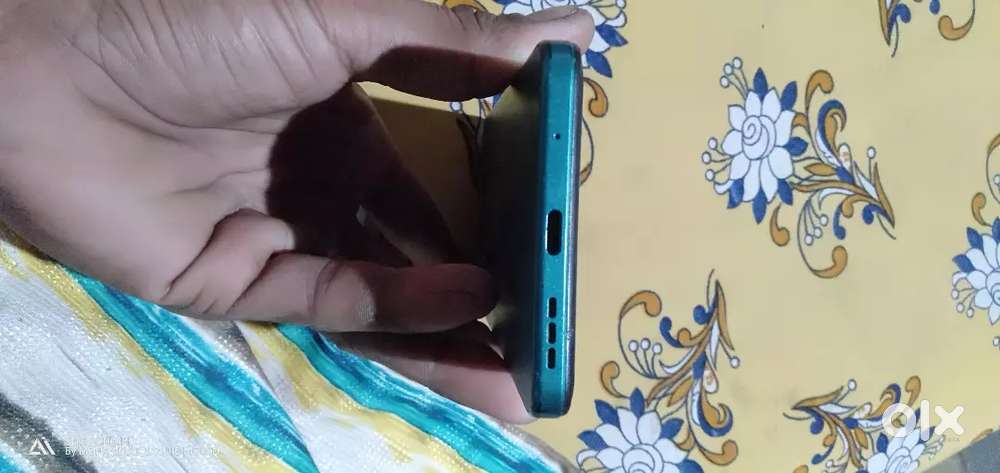 Condition mobile adapter original hai box data cable nahi
