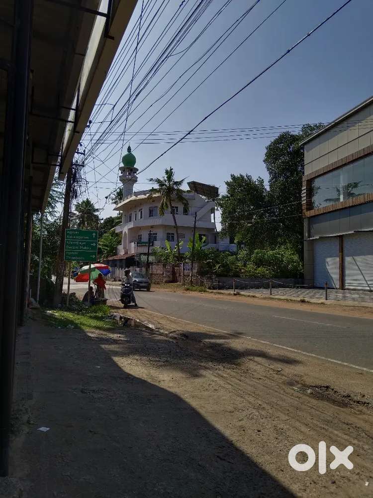 Land for sale in Kallambalam pullur mukku junction