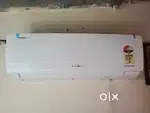 Lloyd 1 Ton 3 star AC