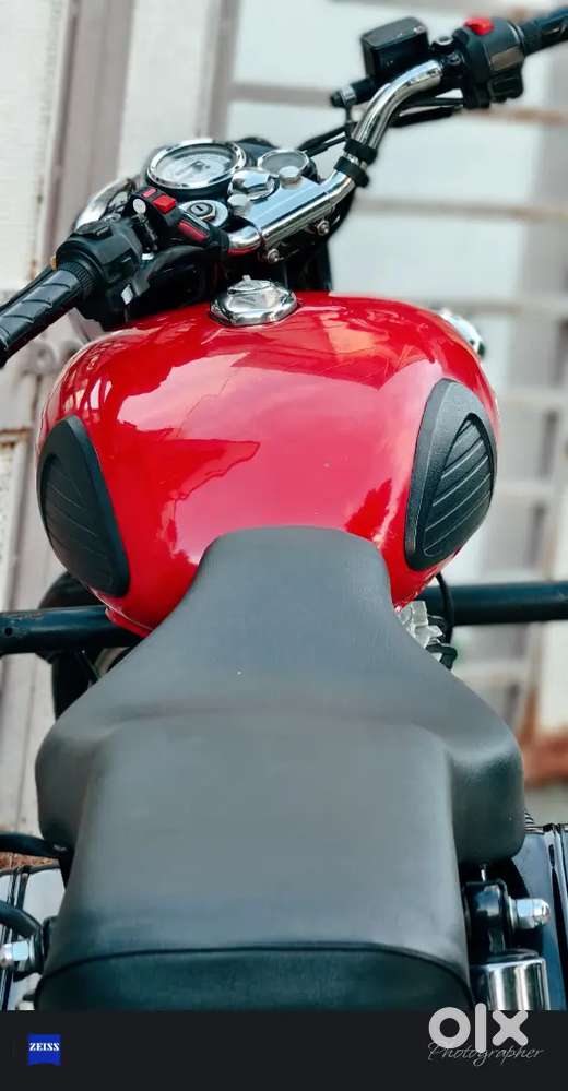Royal Enfield Classic 350 With Alloy Wheel Red Colour Classic View