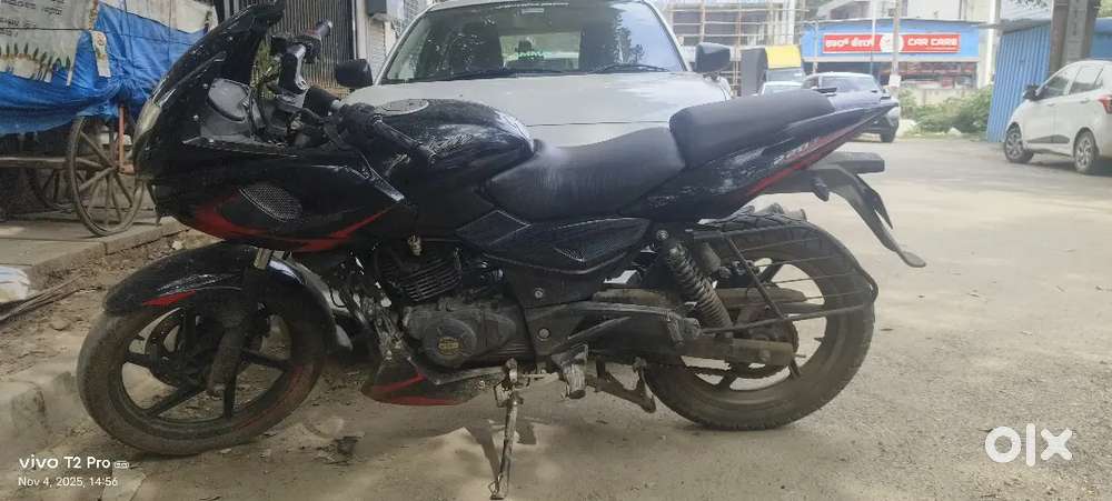 Bajaj pulser 220 BS4 In neat condition