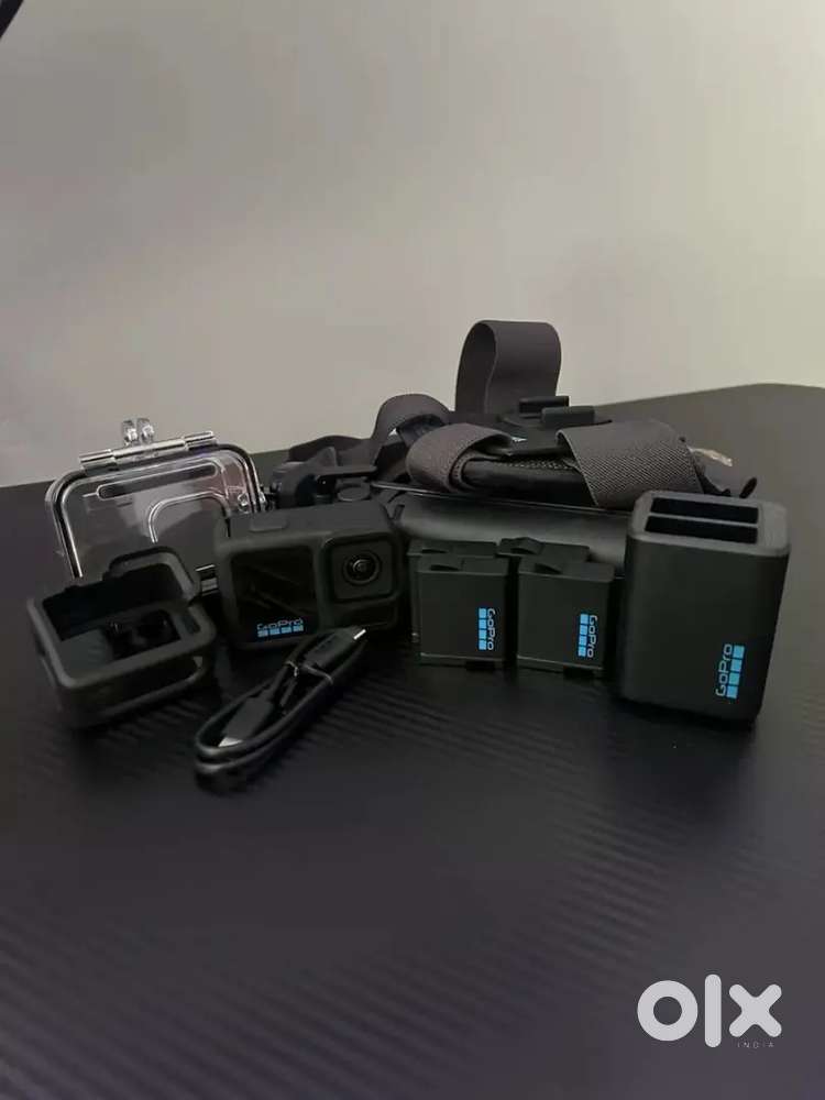 GOPRO HERO 13 WITH 4 BATTERIES DOUBLE CHARGER CASE 512GB SANDISK PRO