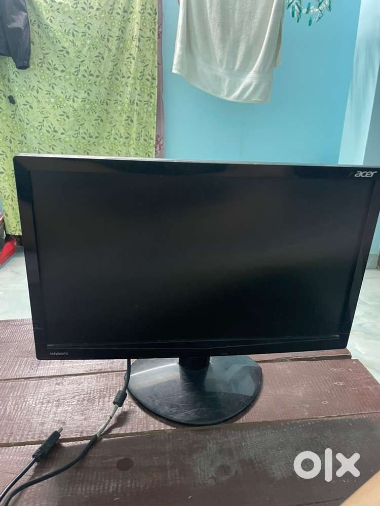 Tft Lcd monitor 18.5 wide - VGA cable