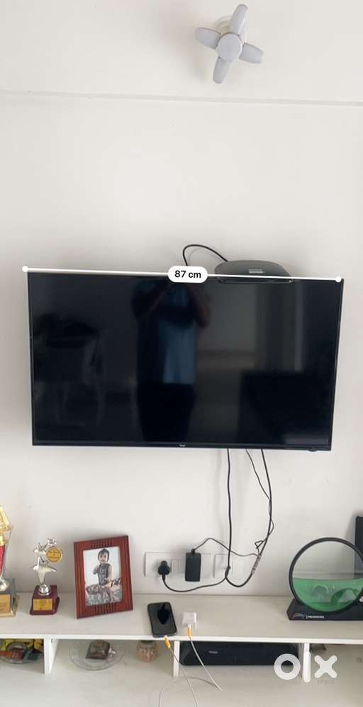 40” LED TV+MI fire stick+chromecast @₹5000/-