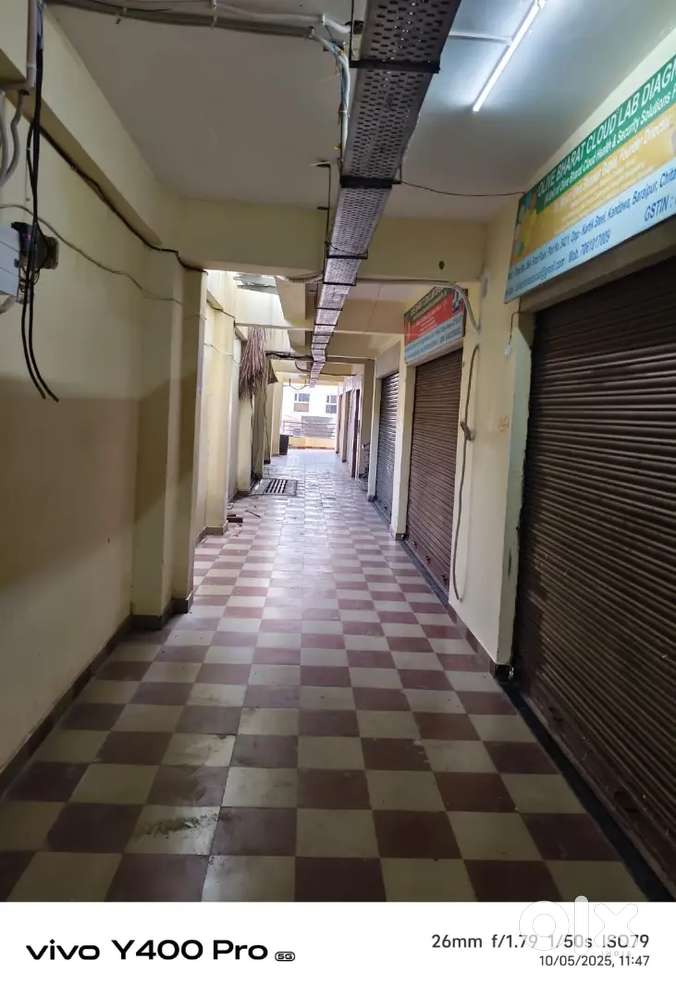 3 dukan rent pr dene ke liye hai jisko bhi chahiye contact kre