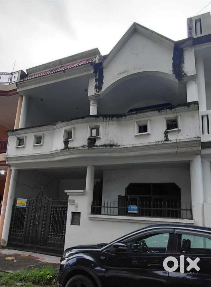 1250sqf vibhav Khand house for sale