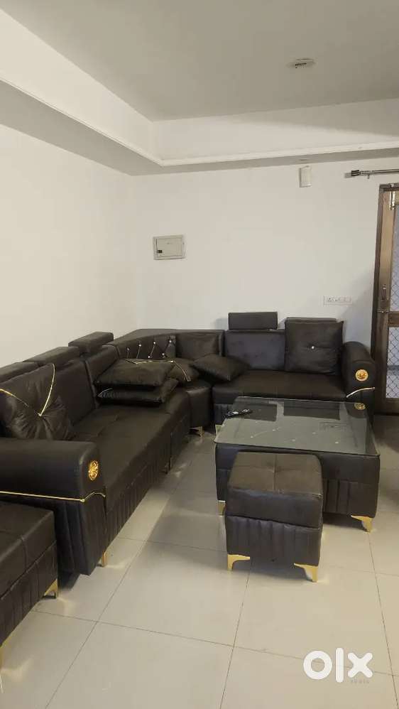It's 2bhk furnished flat available for rent