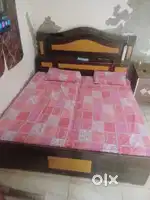 6/6 Bed with Showcase , Fixed price, new condition