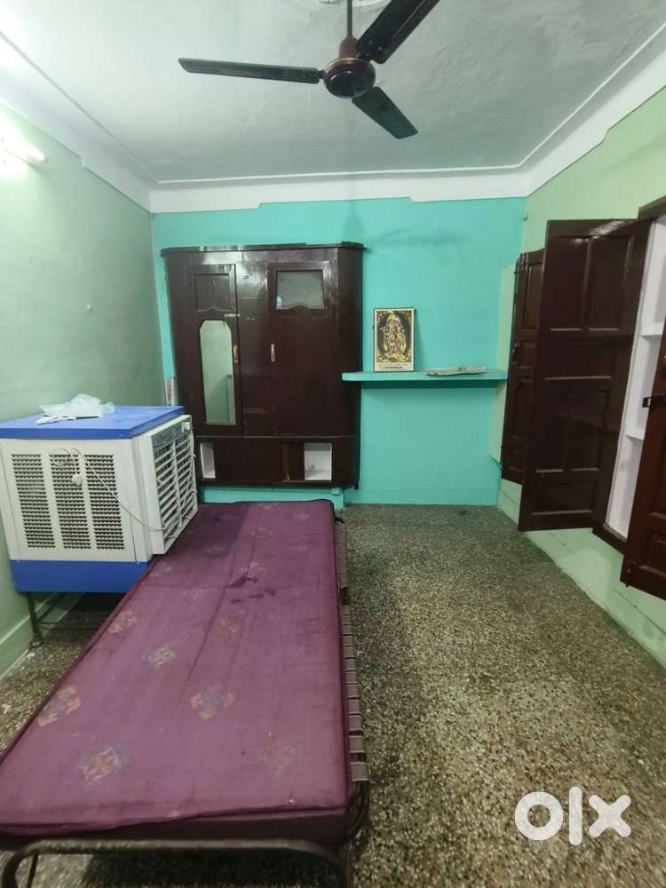 2 room set available for rent and pg