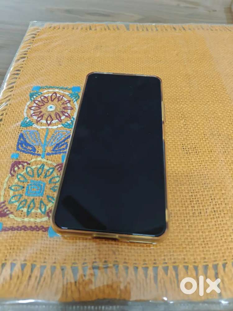 Xiaomi 11i Lite NE 5G Ultra thin & light. Sparkling white marble back