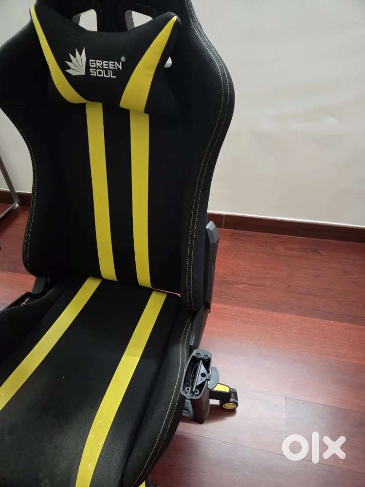 Green soul beast racing edition chair for sale