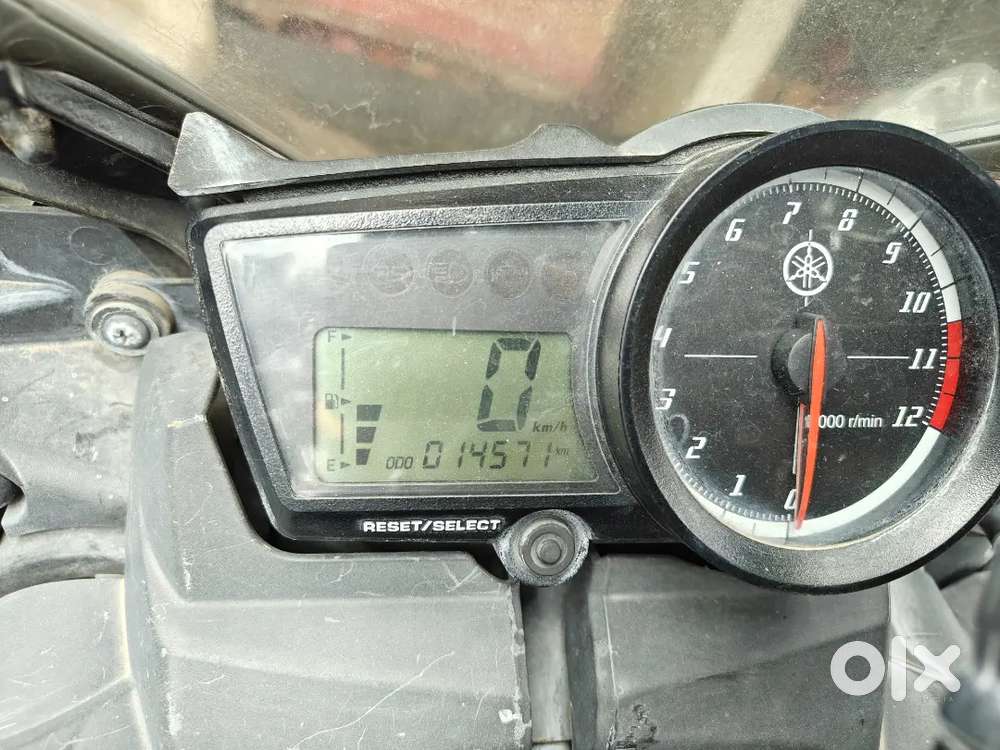 Yamaha R15 split seat