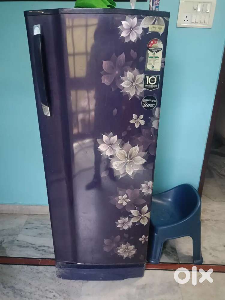 Godrej refrigerator 251 ltr