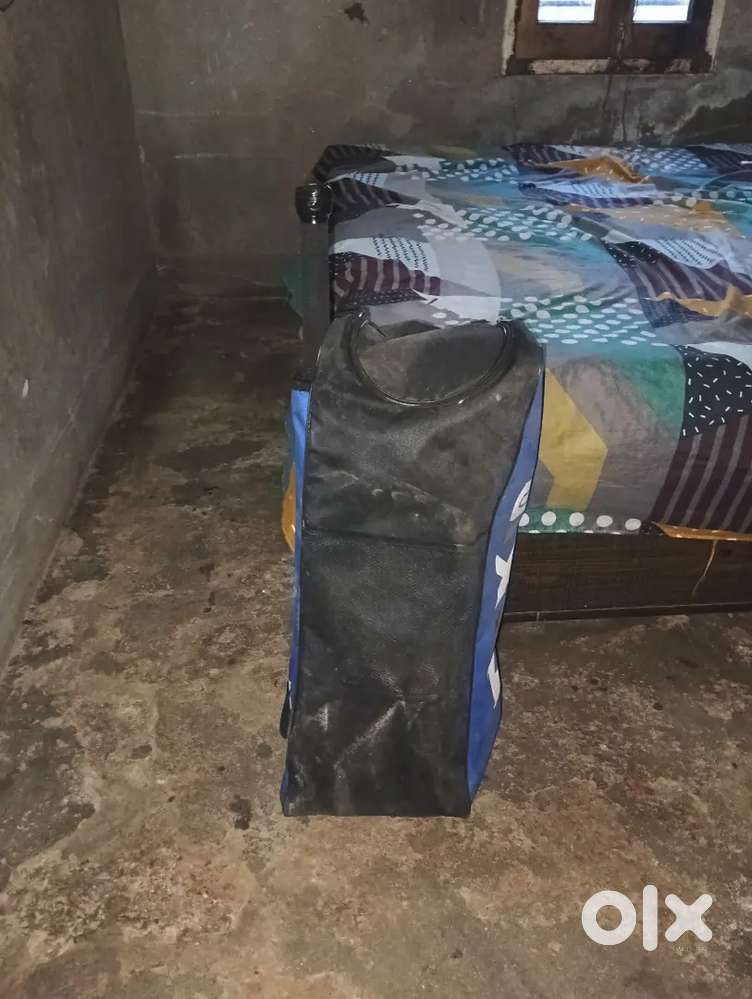 Good condition cricket kit
