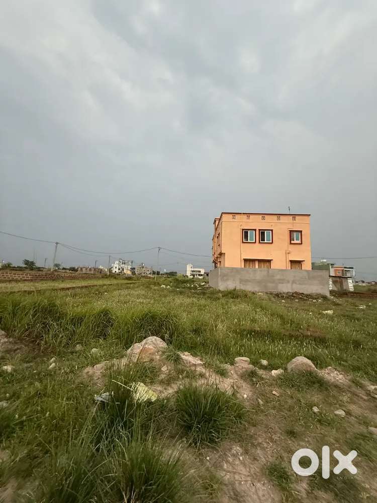 2100sq ft plot for sale
