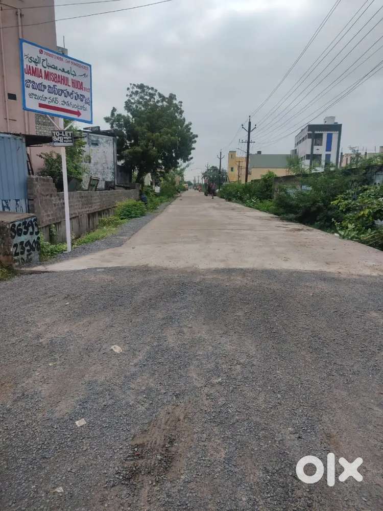 East and north facing road