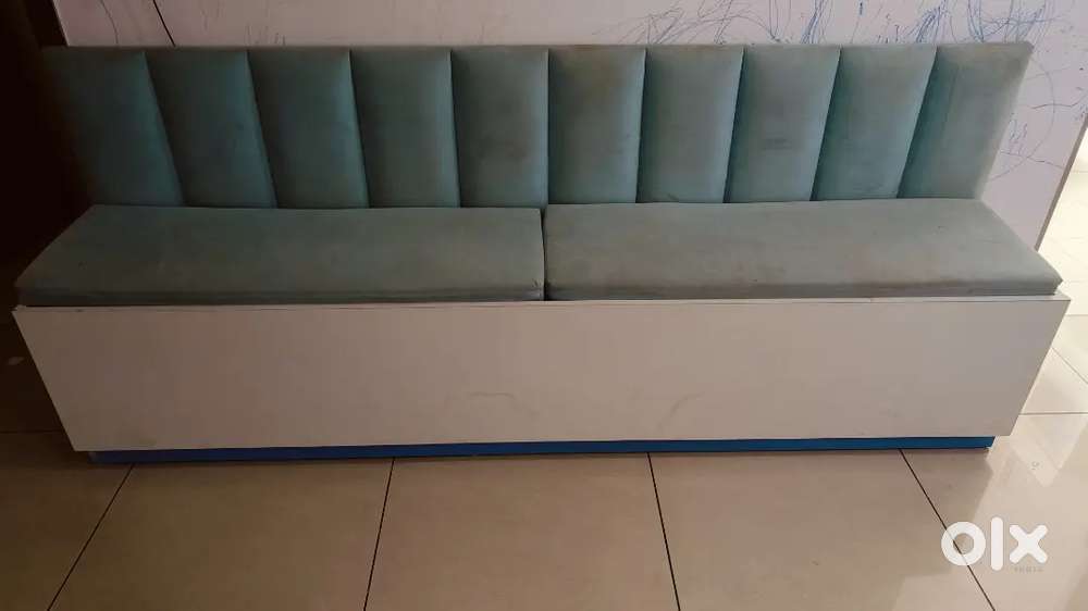 Waiting comfortable chair for shops and clinics