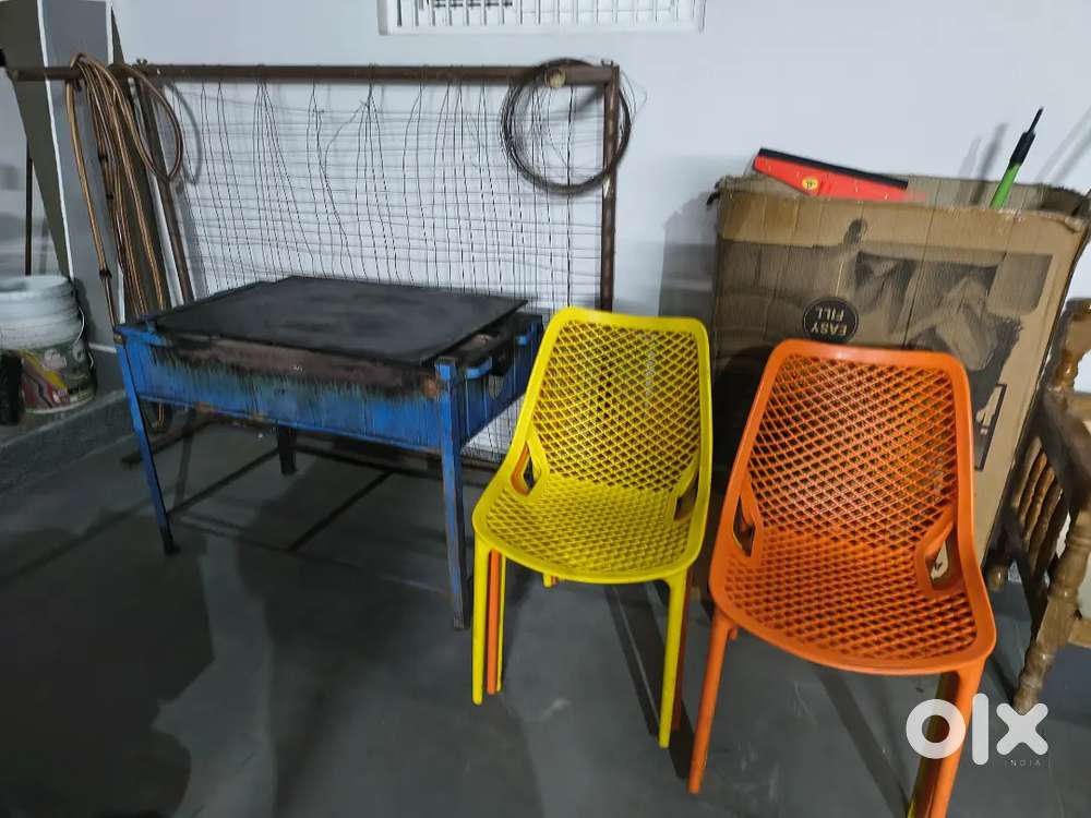 Dosa,Chapati ,parota tawa with pennam & 6 chairs