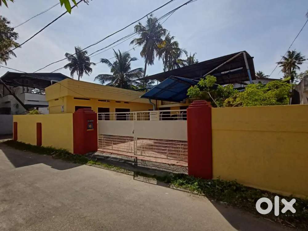 House near Thirumullavaram beach and temple