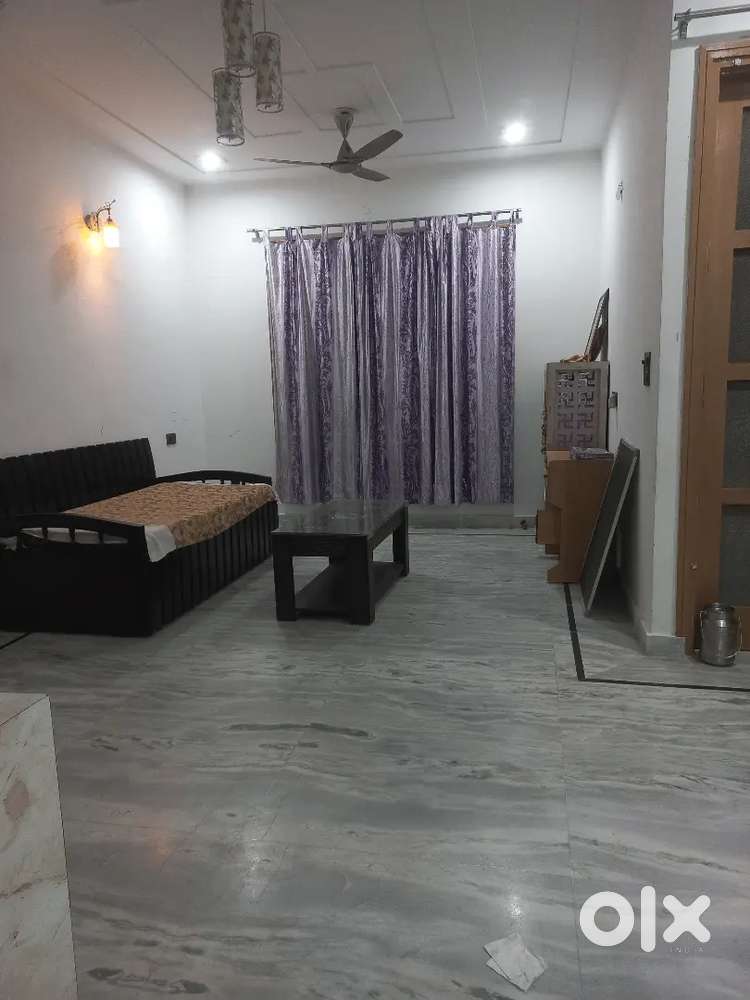 Fully furnished 2bhk for girls/family/married couples.