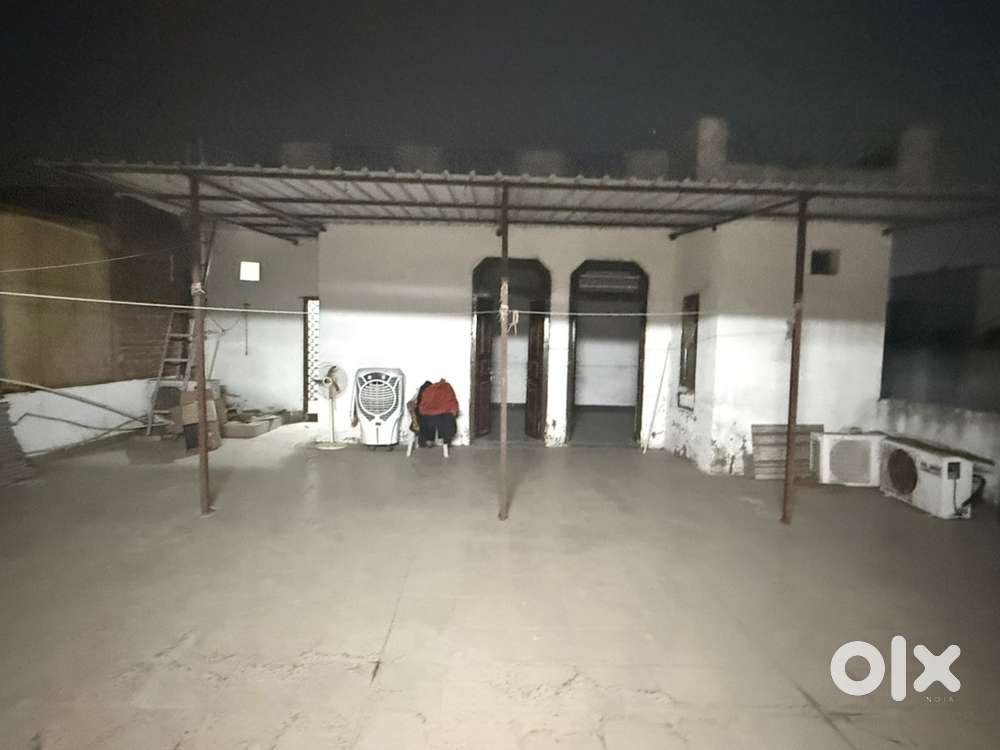 2 room with bathroom view