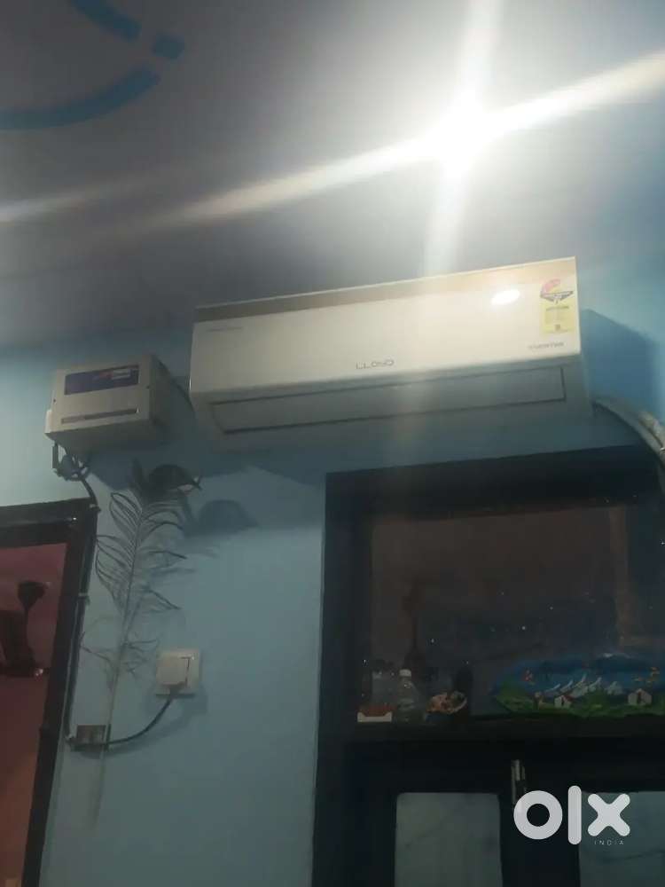 Lloyd Split AC