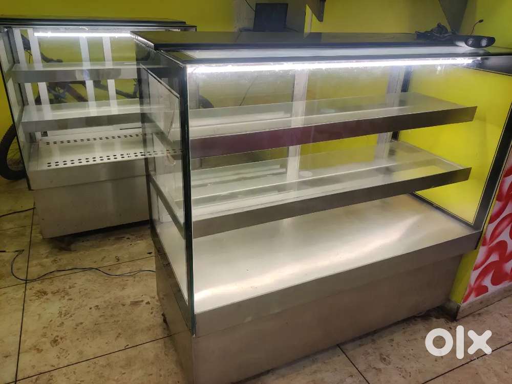 Un used Show case with chiller
