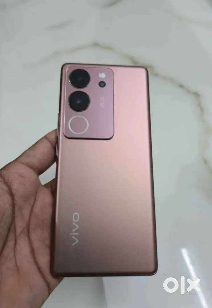 -Vivo --v 29 --pro 5G --8GB RAM-- 128gb-- memory --Good --condition --