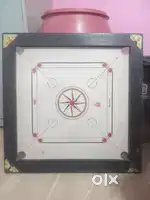 Carrom board