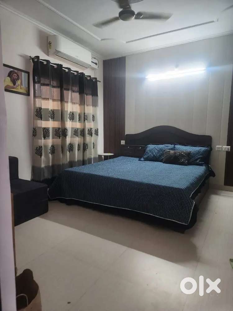 Fully furnished corner uppar ground 1bhk