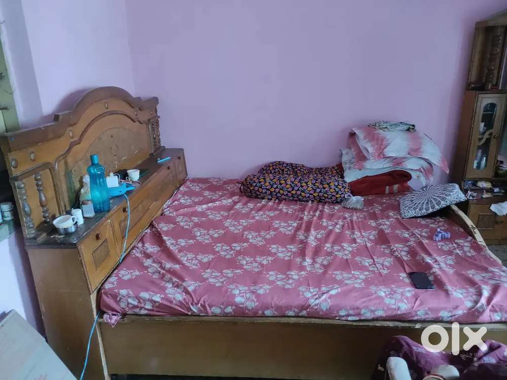 A 7 x 8 double bed
