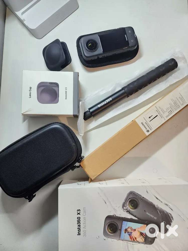 Insta360 Camera + Motorcycle Kit + Stick + DJI Osmo Mobile SE