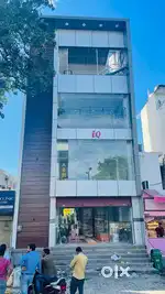 Full showroom for rent