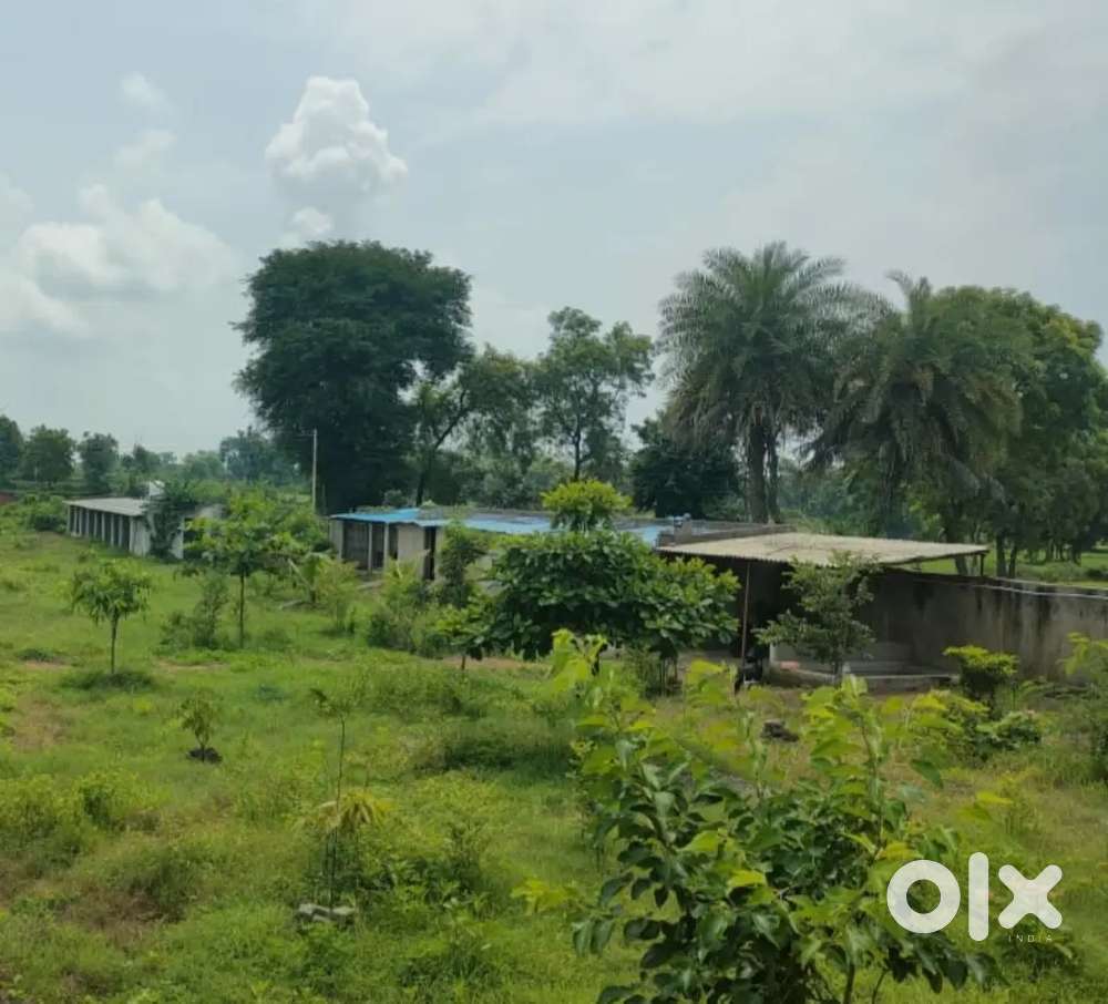 Plot 90 decimal on main road Pondi (s) for sale (Price negotiable)