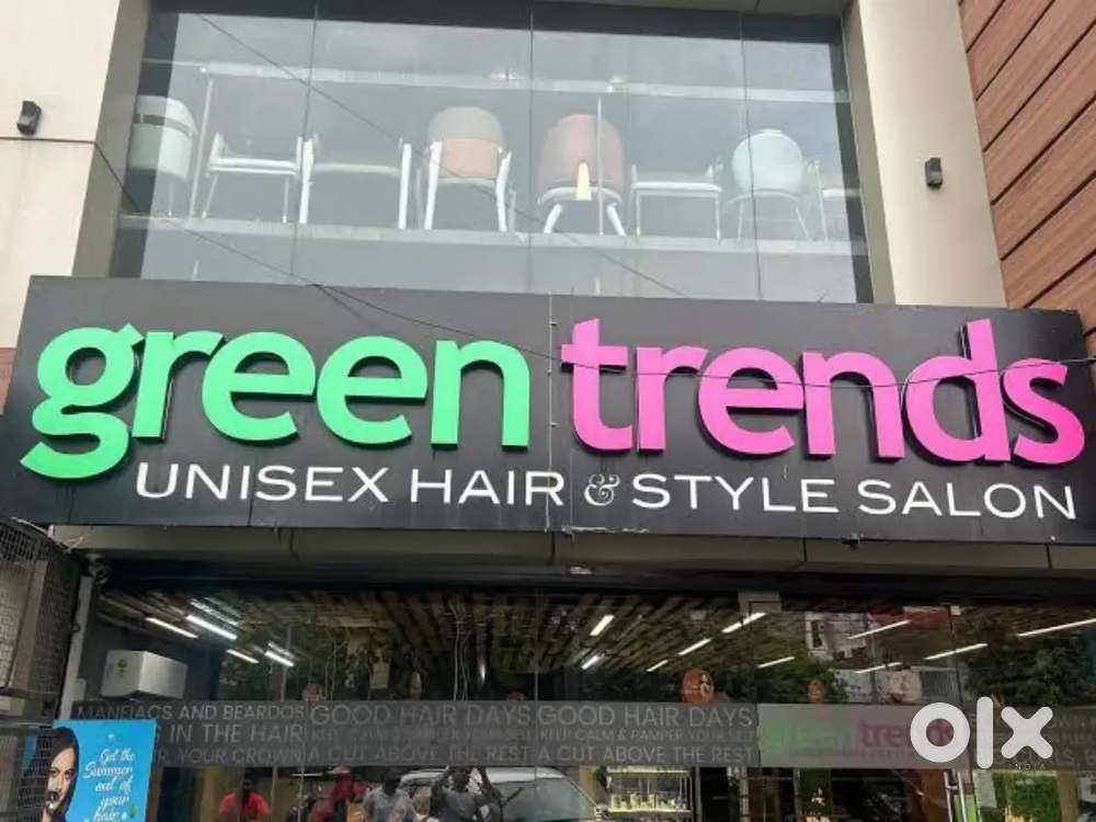 GOOD OPPORTUNITY #UNISEX SALON MAKEUP VACANCY AVAILABLE .