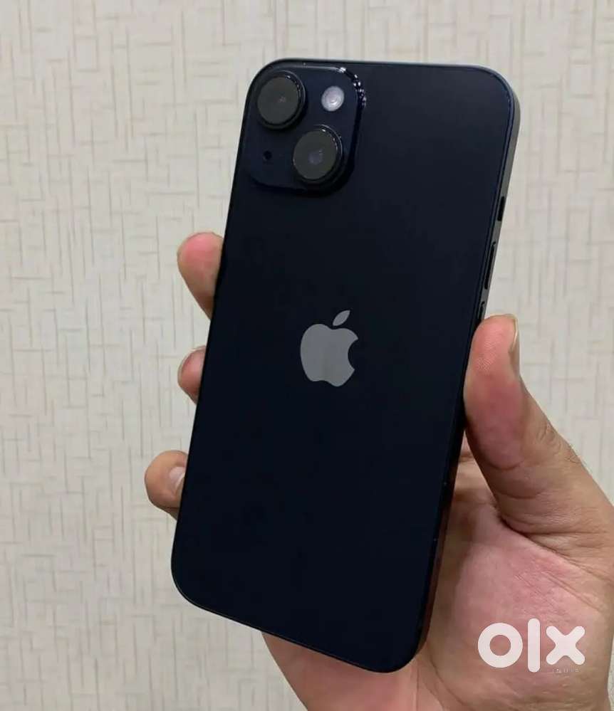 iPhone 14 selling in black colour in good condition with bill box
