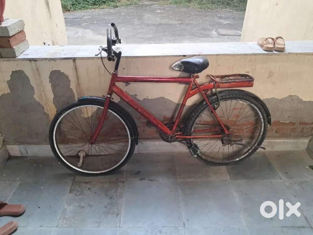 चलने वाला कोई नहीं है