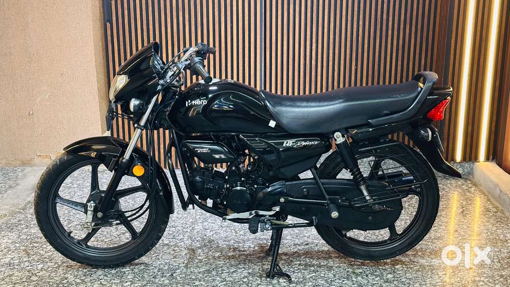 HERO HF DELUXE SELF START 2024 MODEL IS IN MINT CONDITION.