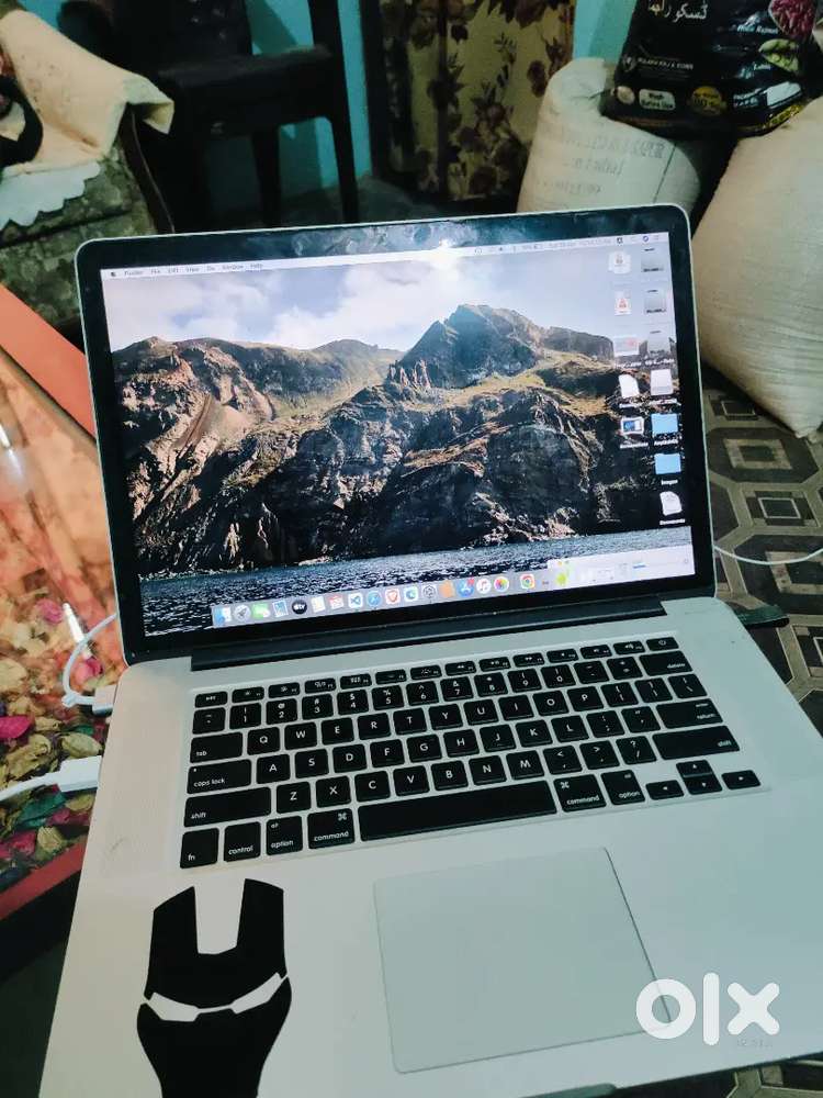 MACBOOK PRO 15.5 inches retina 16gb ram 512gb SSD