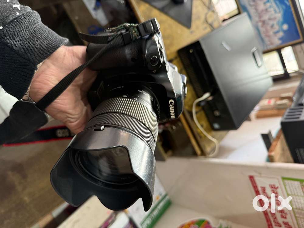 Canon 80D new condition like new recently bought