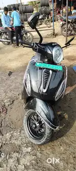 Bajaj chetak Ev primium
