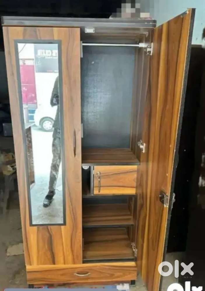 Ptpr'Gj, Almirah Brand New 5.6×2.6