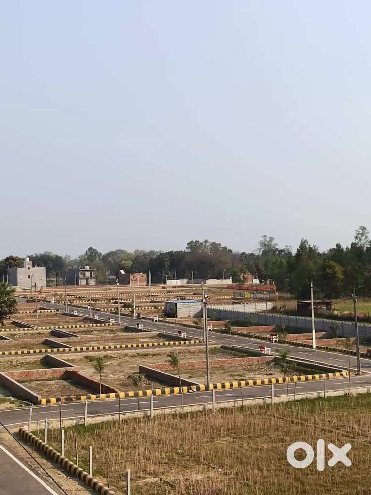 लखनऊ में कानपुर रोड पर दरोगा खेड़ा पुलिस फॉर्म के लैब के पास प्लॉट