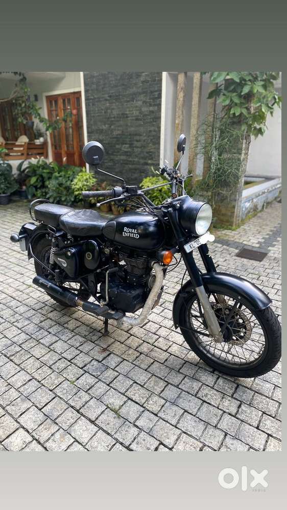 Classic 500 stealth black